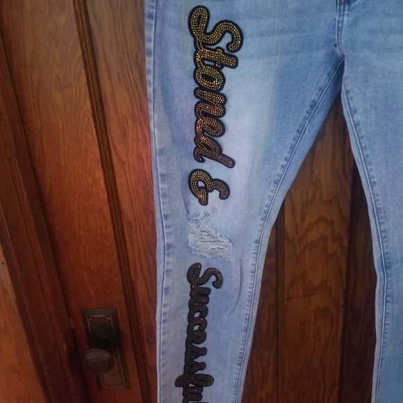 Roku Studio Notorious Embellished Distressed Jeans Sz 36 - Picture 4 of 9